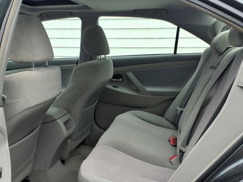 Used 2010 Toyota Camry LE FWD image 8