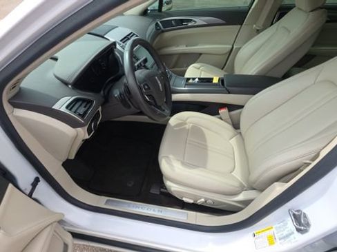 Used 2020 Lincoln MKZ w/ Convenience Package image 13