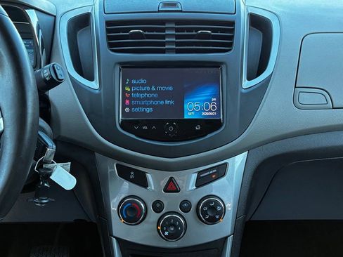 Used 2015 Chevrolet Trax LT w/ LT Plus Package AWD/4WD image 17