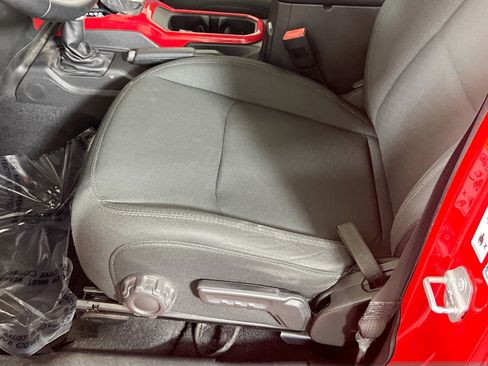 Used 2019 Jeep Wrangler Unlimited Sport S image 18