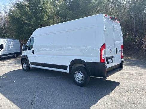 Used 2024 RAM ProMaster 2500 w/ Convenience Group FWD image 7