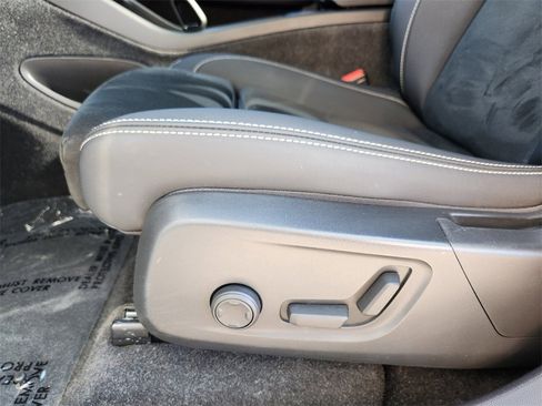 Used 2023 Volvo C40 P8 Recharge Ultimate image 8