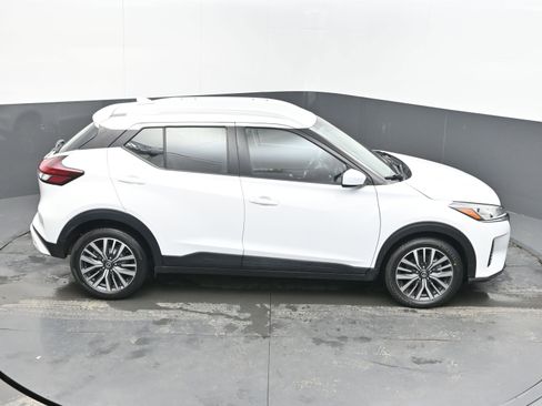 Used 2021 Nissan Kicks SV image 33