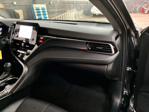 Used 2023 Toyota Camry SE image 17