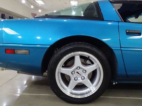 Used 1994 Chevrolet Corvette Coupe RWD image 32