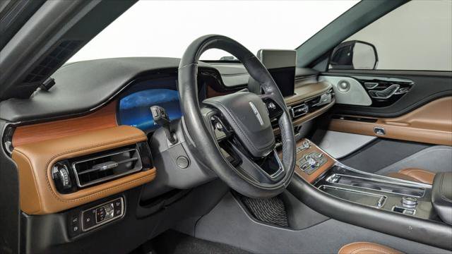 Used 2020 Lincoln Aviator Grand Touring w/ Equipment Group 302A AWD/4WD image 32