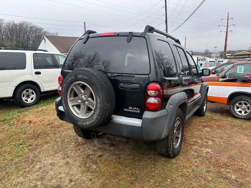 Used 2005 Jeep Liberty Renegade image 16