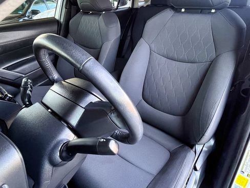 Used 2023 Toyota Corolla Cross LE AWD/4WD image 22