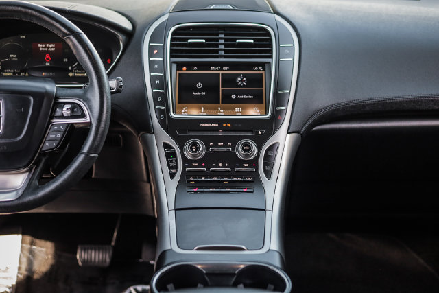 Used 2019 Lincoln Nautilus Premier AWD/4WD image 26