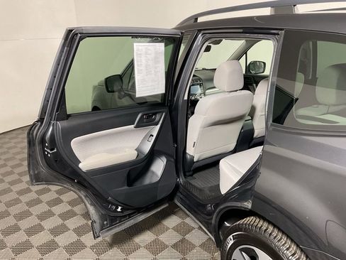 Used 2018 Subaru Forester 2.5i Premium image 30
