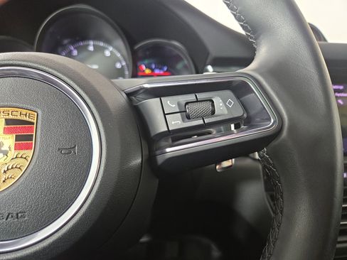 Used 2022 Porsche Macan image 16