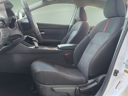 Certified 2024 Nissan Sentra SR FWD image 17