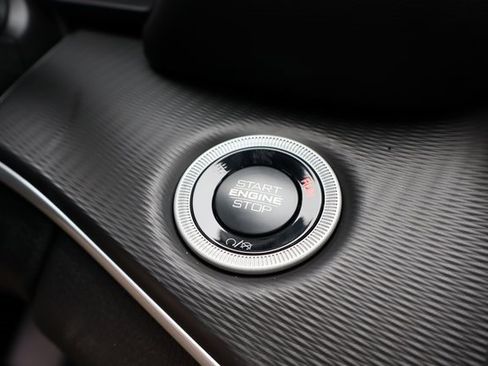 New 2025 Jeep Grand Cherokee Altitude image 16