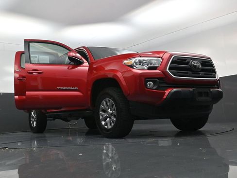 Used 2019 Toyota Tacoma SR5 RWD image 25