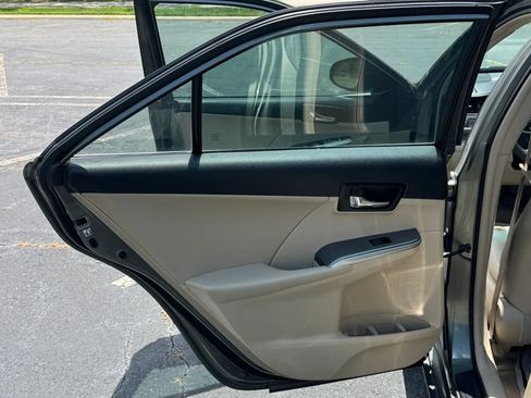Used 2012 Toyota Camry XLE w/ Leather Pkg FWD image 15
