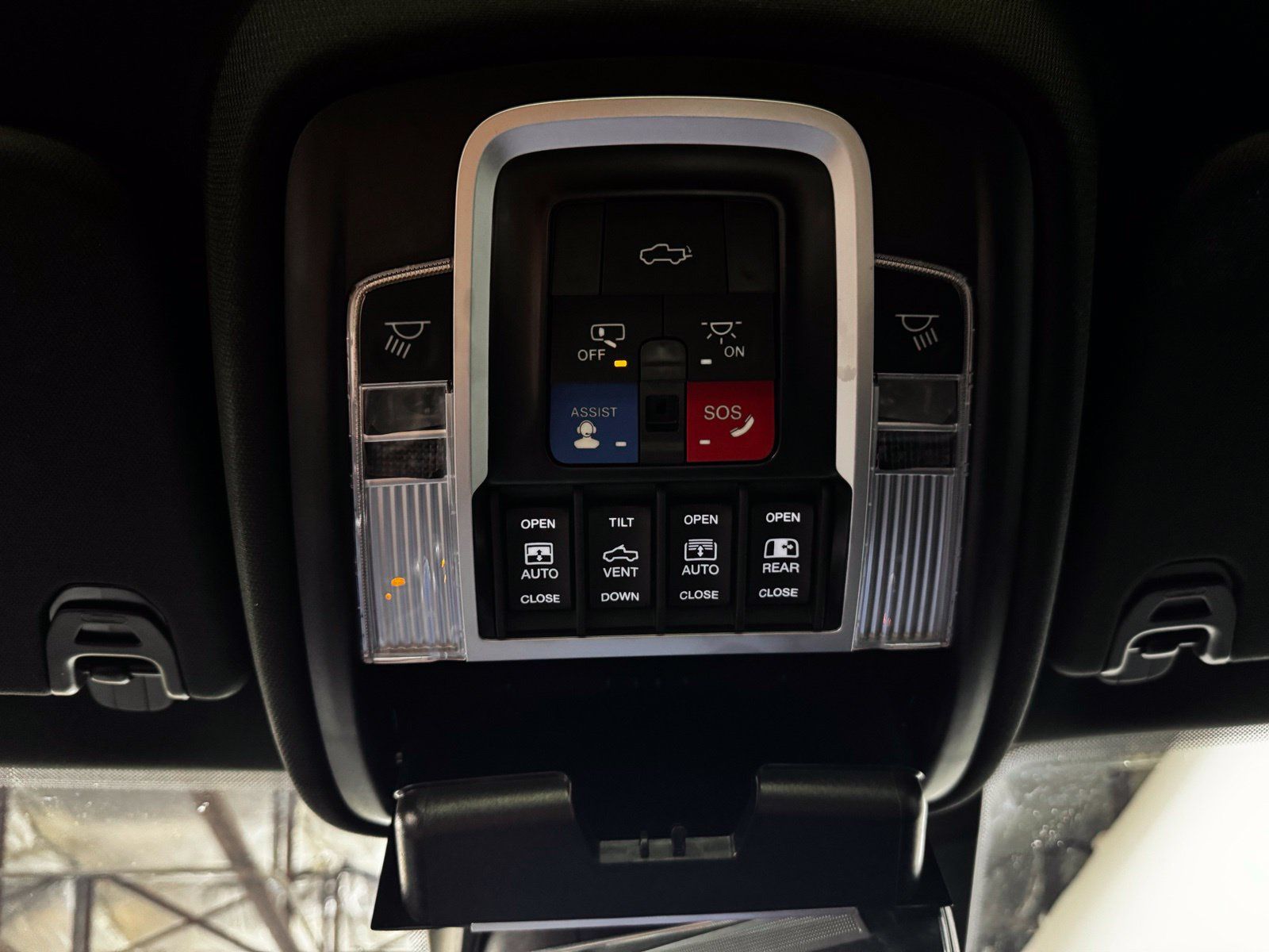 Used 2023 RAM 1500 Laramie AWD/4WD image 30