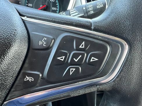 Used 2018 Chevrolet Equinox LT FWD image 37