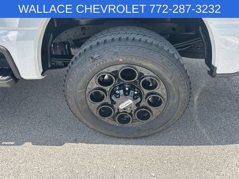 Used 2026 Ford F250 Lariat w/ Black Appearance Package AWD/4WD image 8