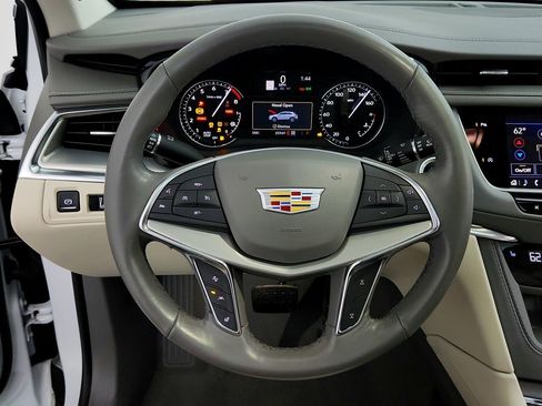 Certified 2023 Cadillac XT5 Premium Luxury AWD/4WD image 16