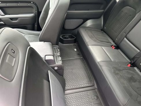 Certified 2022 Land Rover Defender 90 V8 AWD/4WD image 15