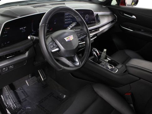 Used 2025 Cadillac XT4 Sport FWD image 18