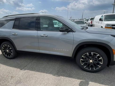 New 2026 Chevrolet Traverse LT w/ Sun and Wheel Package image 3