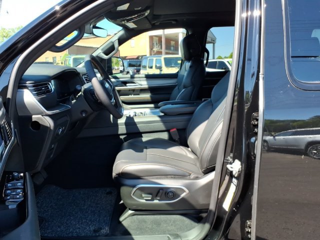 New 2026 Jeep Grand Wagoneer 4WD image 5