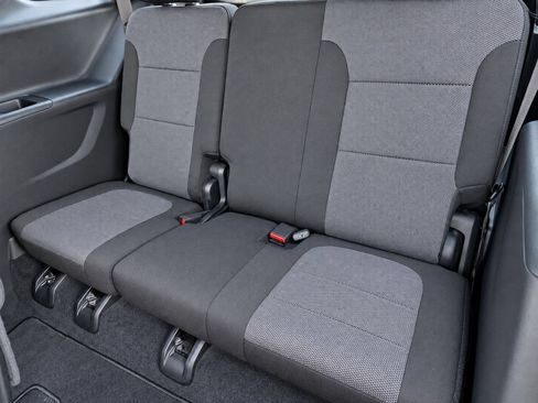 Certified 2023 Chevrolet Traverse LT FWD image 33