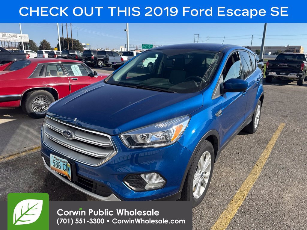 Used 2019 Ford Escape SE FWD image 1
