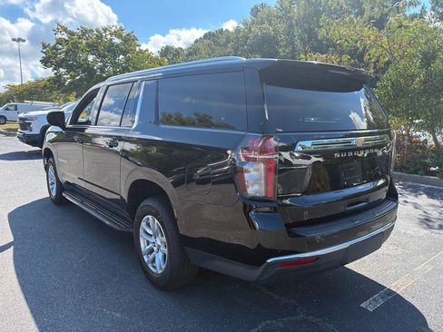 Used 2023 Chevrolet Suburban LT RWD image 4