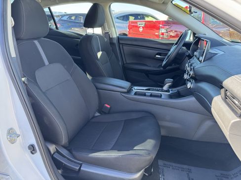 Used 2025 Nissan Sentra SV image 32