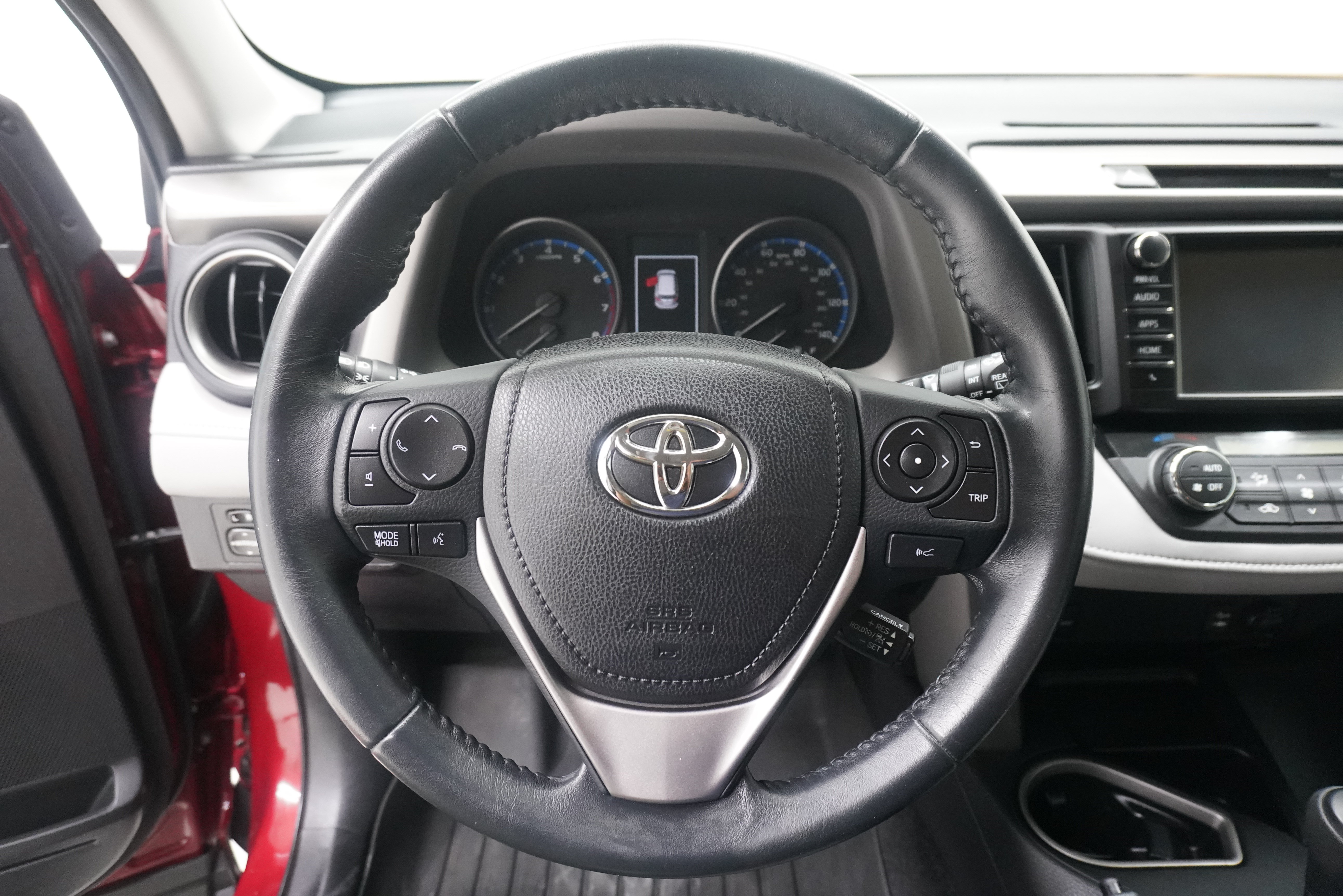 Used 2018 Toyota RAV4 XLE FWD image 15
