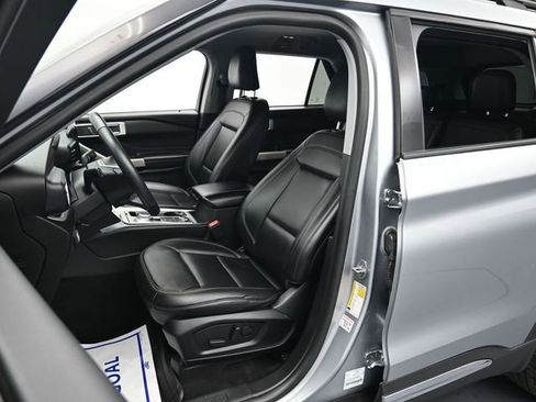 Certified 2023 Ford Explorer XLT w/ Equipment Group 202A image 11