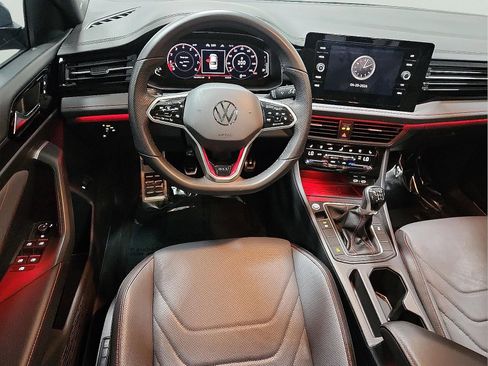 Used 2025 Volkswagen Jetta GLI Autobahn image 9