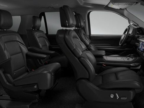 New 2026 Lincoln Navigator Premiere image 6