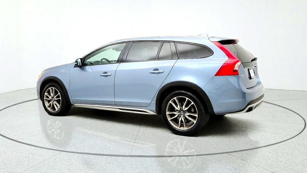 Used 2018 Volvo V60 T5 Cross Country w/ Convenience Package AWD/4WD image 7