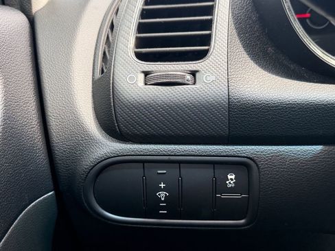 Used 2018 Kia Forte S FWD image 18
