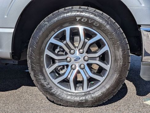 Used 2022 Ford F150 Lariat image 11