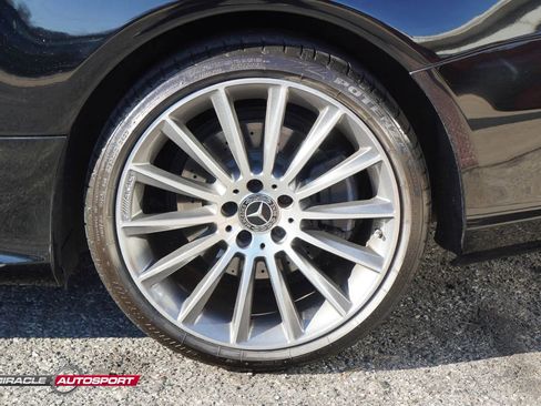 Used 2018 Mercedes-Benz SL 550 image 12