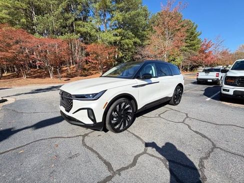 New 2026 Lincoln Nautilus Reserve w/ Jet Appearance Package image 3