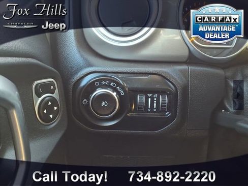 Used 2020 Jeep Wrangler Unlimited Sahara w/ Cold Weather Group image 15