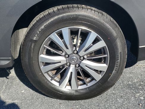 Certified 2020 Nissan Pathfinder S image 8