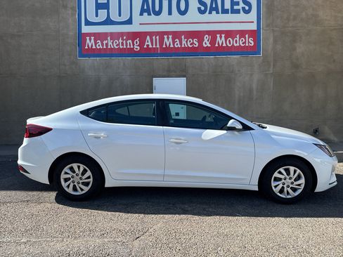 Used 2020 Hyundai Elantra SE w/ Cargo Package (C1) FWD image 4