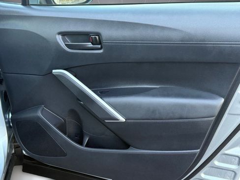 Certified 2024 Toyota Corolla Cross LE w/ Moonroof Package image 33