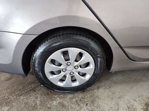 Used 2017 Hyundai Accent SE FWD image 35