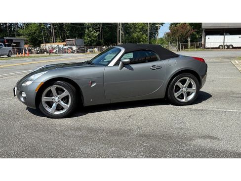 Used 2007 Pontiac Solstice Convertible w/ Premium Package image 3