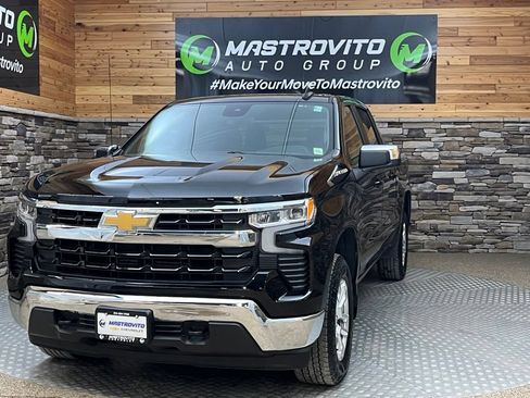 Used 2024 Chevrolet Silverado 1500 LT AWD/4WD image 7