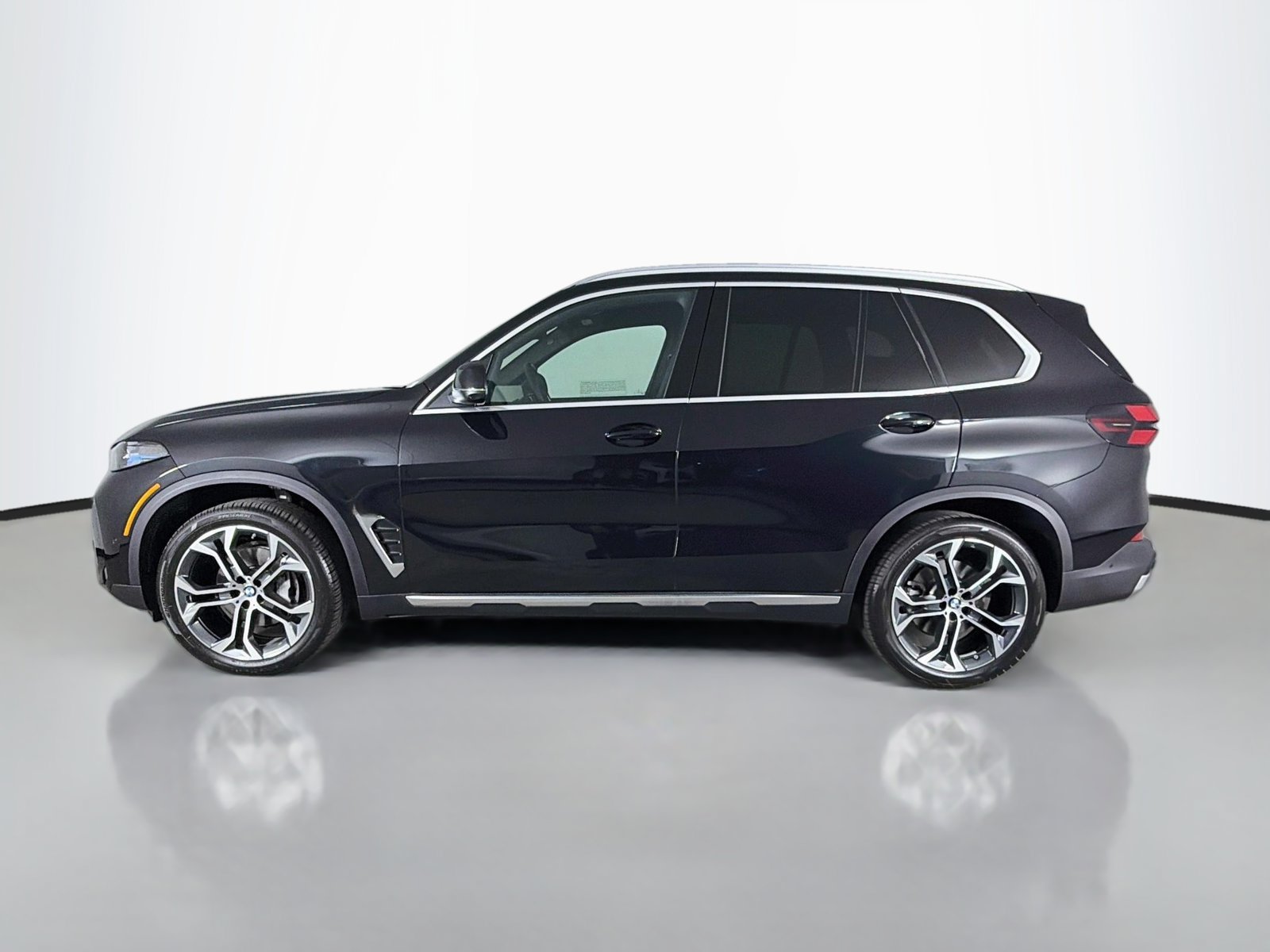 Used 2026 BMW X5 sDrive40i w/ Premium Package RWD image 4