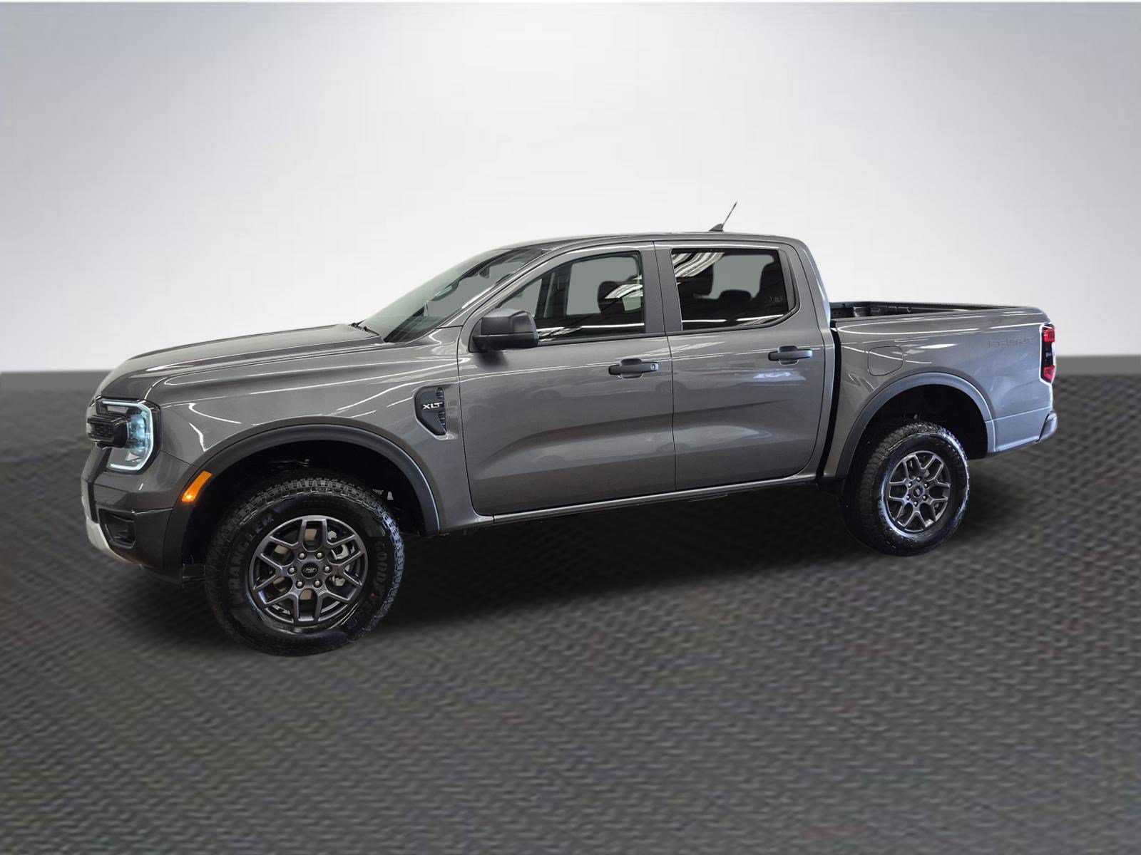 New 2026 Ford Ranger XLT w/ Trailer Tow Package RWD image 3