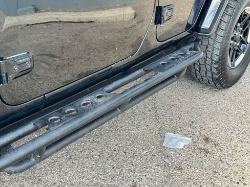 Used 2018 Jeep Wrangler Unlimited Rubicon AWD/4WD image 13